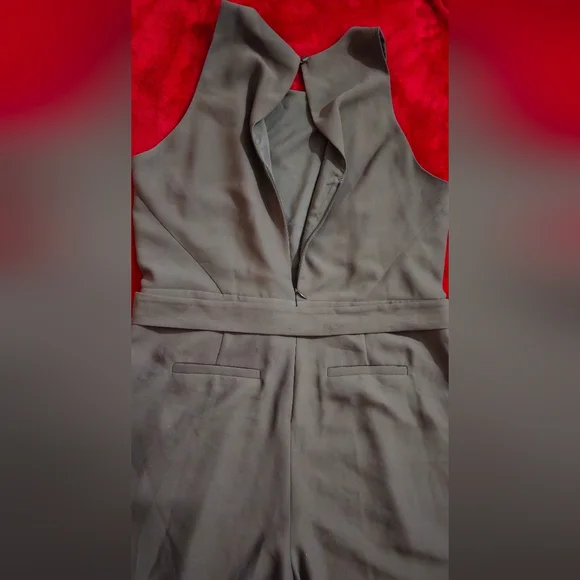 Banana Republic Olive Green Sleeveless Cropped Jumpsuit - Size 14